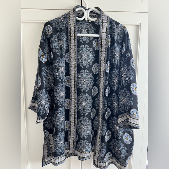 Max Studio Mandela design inspired open top. XL. Easy wear. Elegant and chic! - Picture 4 of 9